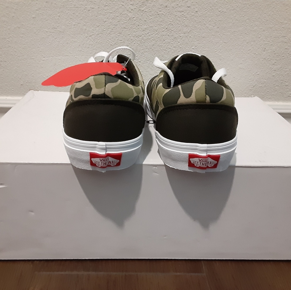 Vans - Picture 4 of 4